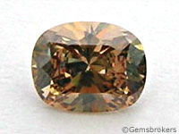 Diamant brun en taille ovale
